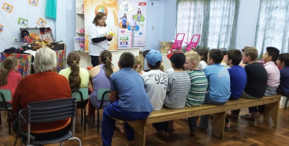 RODA DE LEITURA E TURMINHA DA RECICLAGEM NO DIA C DE COOPERAR
