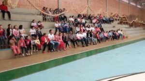 RODA DE LEITURA E TURMINHA DA RECICLAGEM NO DIA C DE COOPERAR