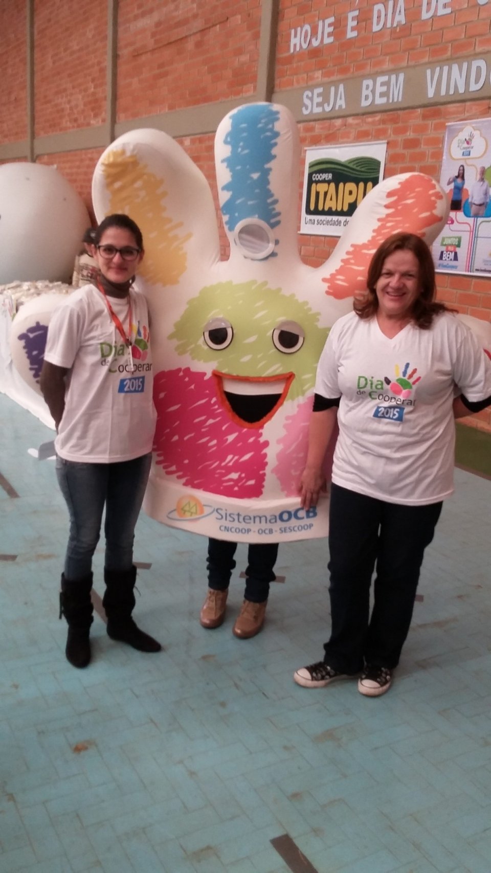 RODA DE LEITURA E TURMINHA DA RECICLAGEM NO DIA C DE COOPERAR