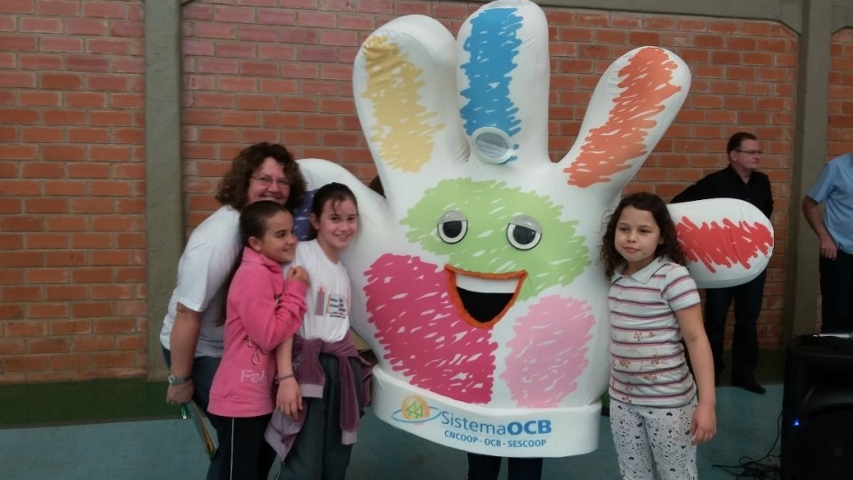 RODA DE LEITURA E TURMINHA DA RECICLAGEM NO DIA C DE COOPERAR