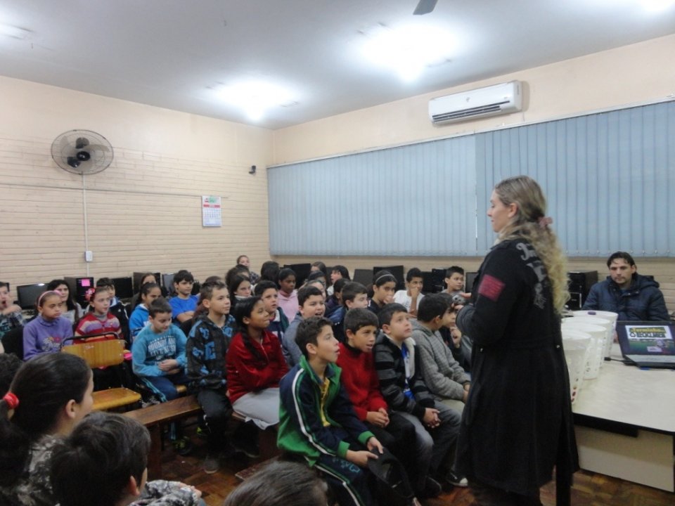 Turminha da Reciclagem no dia C de Cooperar no Rio Grande do Sul