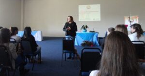 Programa Roda de Leitura e Contação de História participam de formação pedagógica