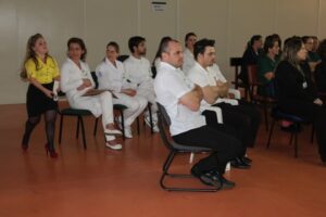 Palestra desperta diversas emoções em funcionários de Hospital no RS