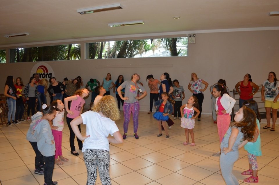 Grupo Vozes do Corpo retorna as aulas de dança