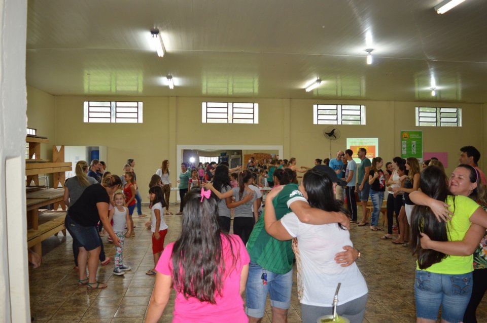 Grupo Vozes do Corpo retorna as aulas de dança