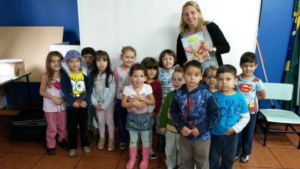 Alunos se divertem com as músicas e histórias da Turminha da Reciclagem