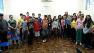 Alunos se divertem com as músicas e histórias da Turminha da Reciclagem