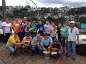 Associação de moradores e voluntários do amigo energia revitalizam escadaria em Herval d'Oeste-SC