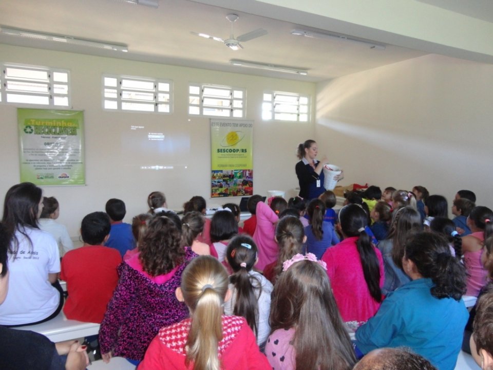 A Turminha da Reciclagem participa de reunião de lançamento do Dia C 2016 no Rio Grande do Sul