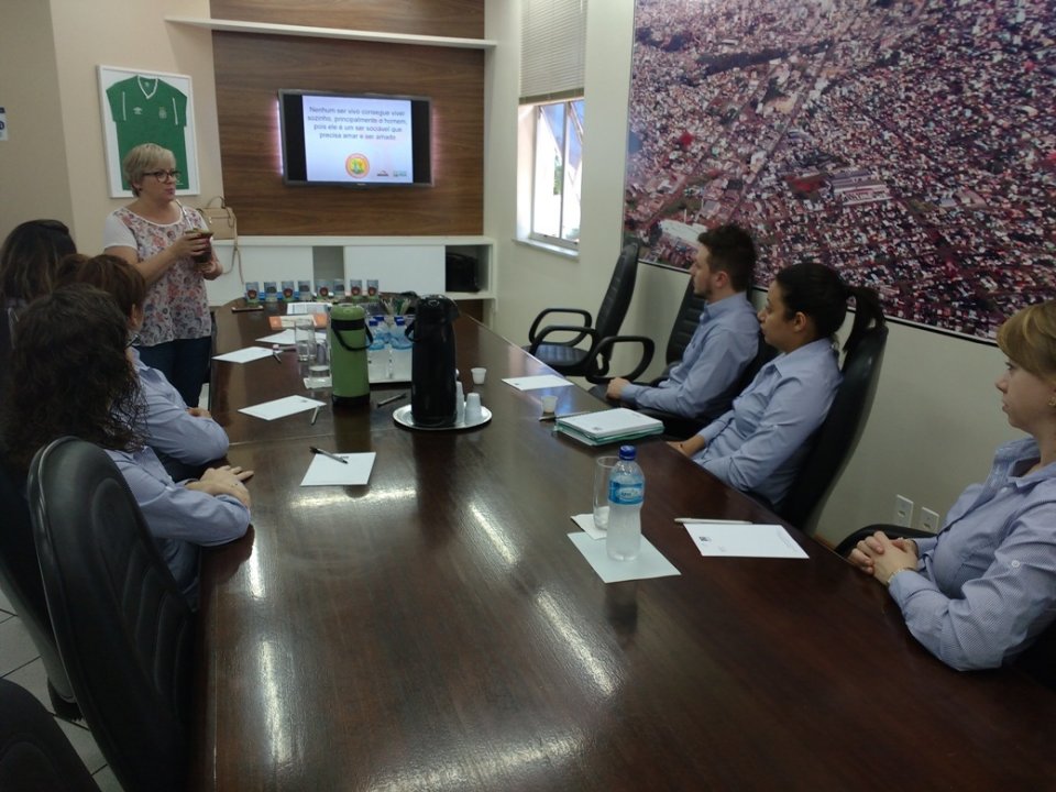 Família é Tudo realiza treinamento para empregados da ACIC-Chapecó-SC