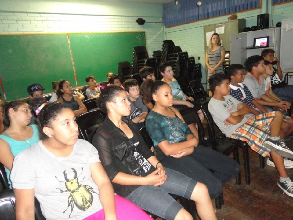 Dicas de como evitar o criadouro de mosquistos com A Turminha da Reciclagem