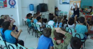 A história é importante alimento da Imaginação.