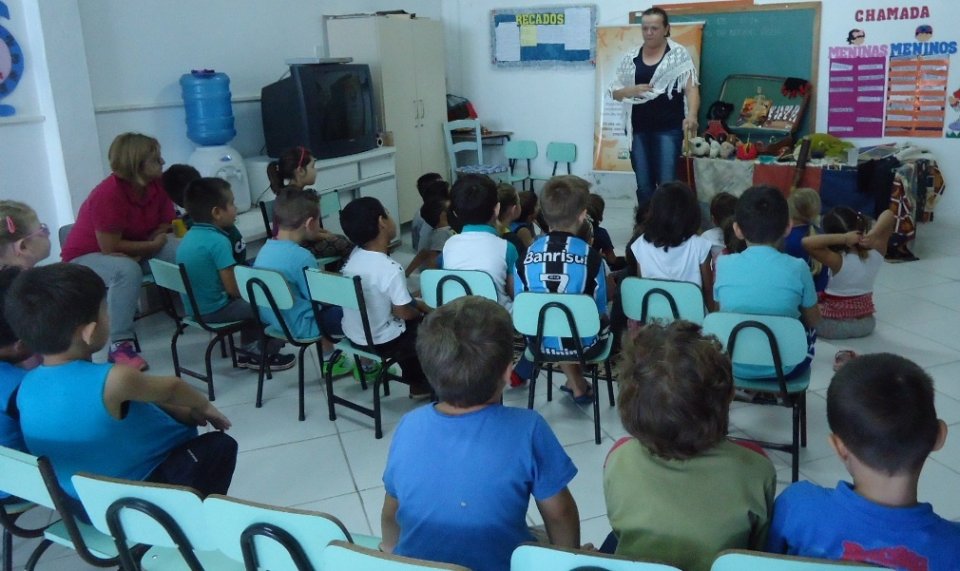 A história é importante alimento da Imaginação.