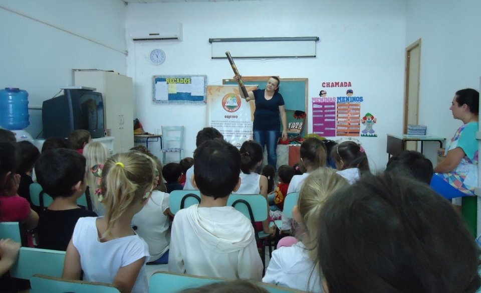 A história é importante alimento da Imaginação.