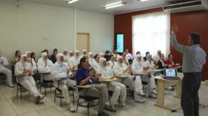 FAMÍLIA É TUDO DESENVOLVEU 45 AÇÕES, COM 2.884 PESSOAS EM 2013...