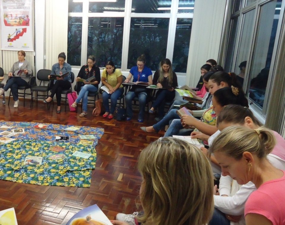 Curso de contação de hiatórias em Maravilha-SC