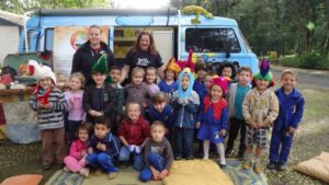 Eu vou contar uma história, agora preste atenção (...)