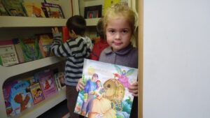 Eu vou contar uma história, agora preste atenção (...)