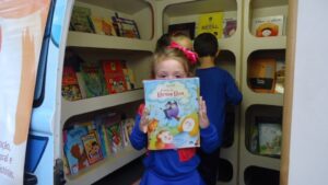 Eu vou contar uma história, agora preste atenção (...)