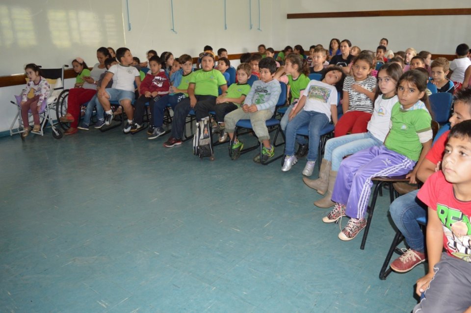 A Turminha da Reciclagem ensina divertindo
