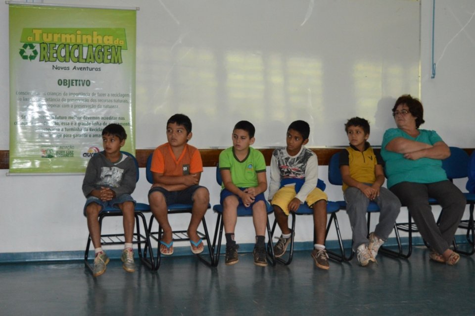 A Turminha da Reciclagem ensina divertindo