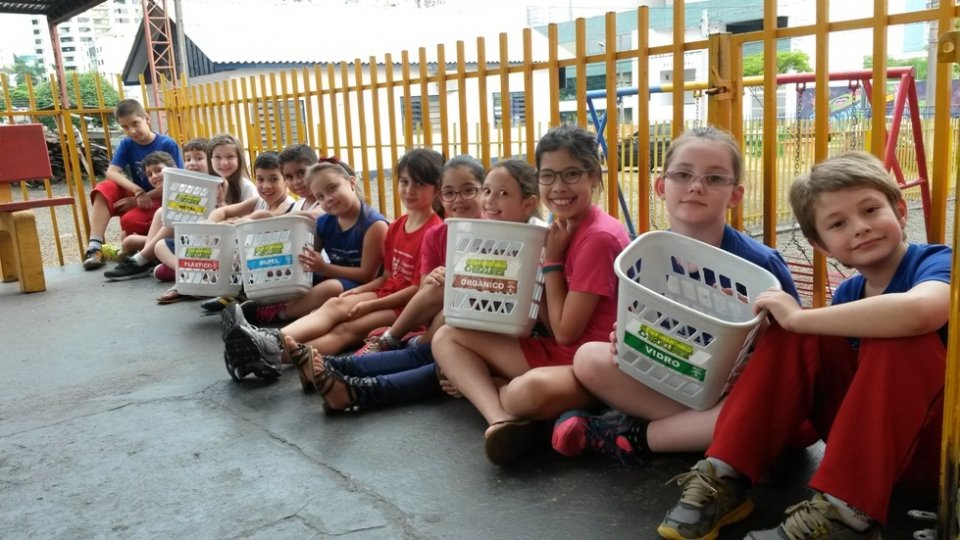 A Turminha da Reciclagem ensina divertindo