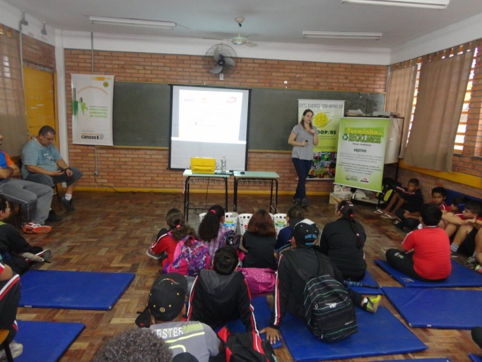 A Turminha da Reciclagem realiza atividades em diversas escolas do Rio Grande do Sul