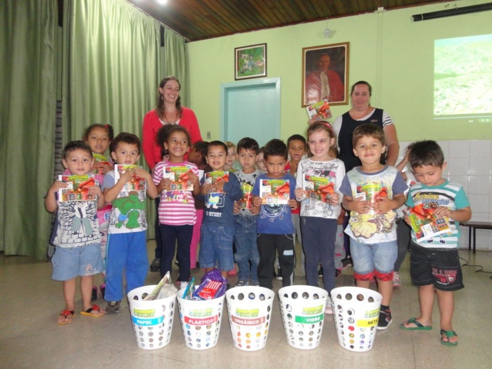 A Turminha da Reciclagem realiza atividades em diversas escolas do Rio Grande do Sul