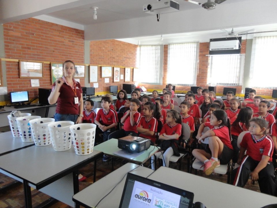A Turminha da Reciclagem realiza atividades em diversas escolas do Rio Grande do Sul