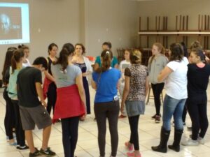 Vivendo Saúde realiza capacitação com alunos do Vozes do Corpo