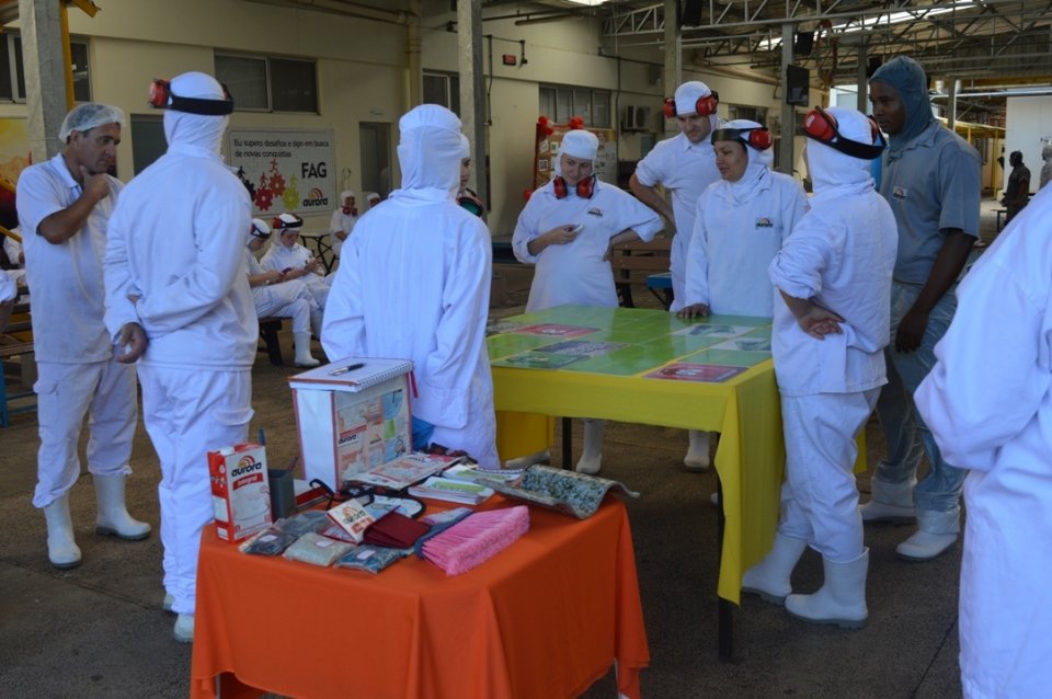 Empregados recebem momentos de descontração e conhecimento com A Turminha da Reciclagem