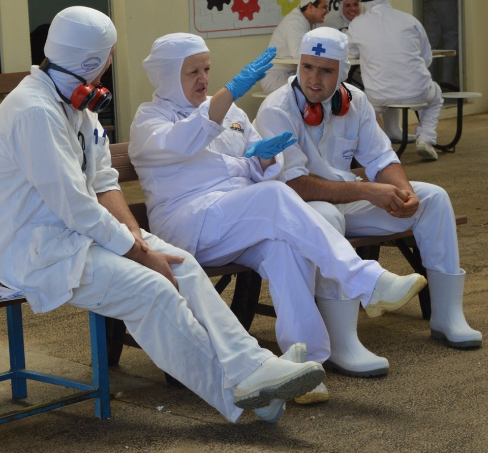 Roda de Leitura leva empregados ao mundo da imaginação com suas histórias