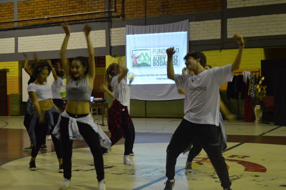 Encontro com familiares e alunos do programa Vozes do Corpo em Comemoração ao Dia da Dança