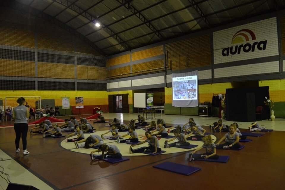 Encontro com familiares e alunos do programa Vozes do Corpo em Comemoração ao Dia da Dança