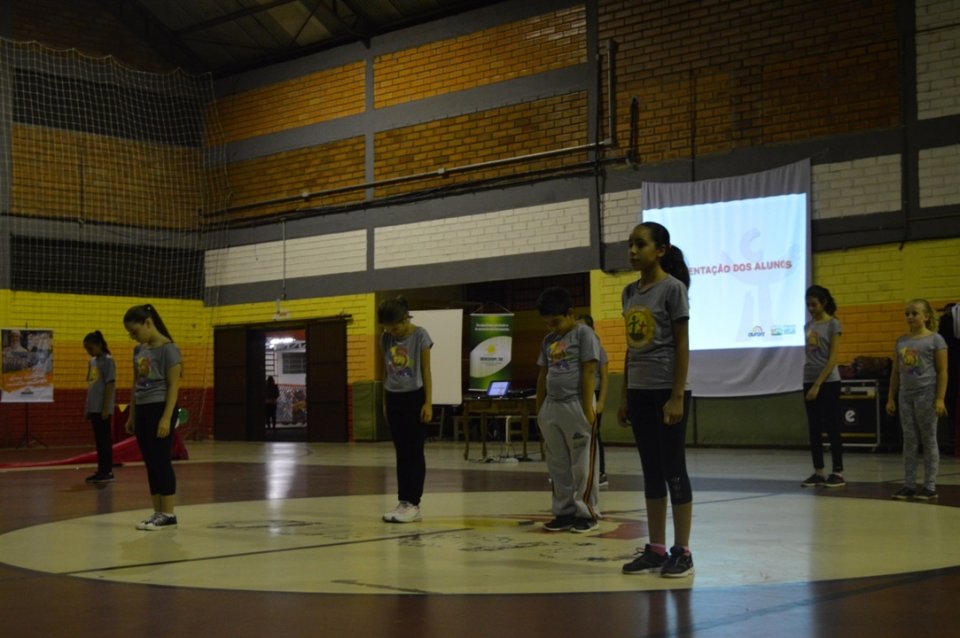 Encontro com familiares e alunos do programa Vozes do Corpo em Comemoração ao Dia da Dança