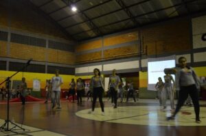 Encontro com familiares e alunos do programa Vozes do Corpo em Comemoração ao Dia da Dança
