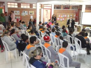 Finalizando as atividades de abril com A Turminha da Reciclagem no RS