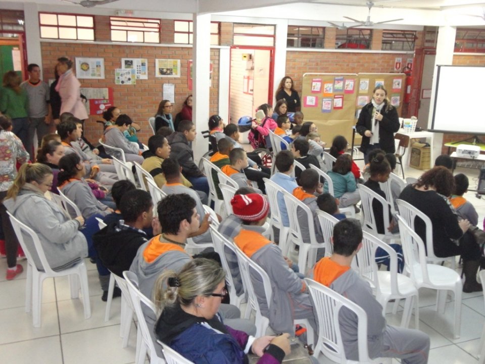 Finalizando as atividades de abril com A Turminha da Reciclagem no RS