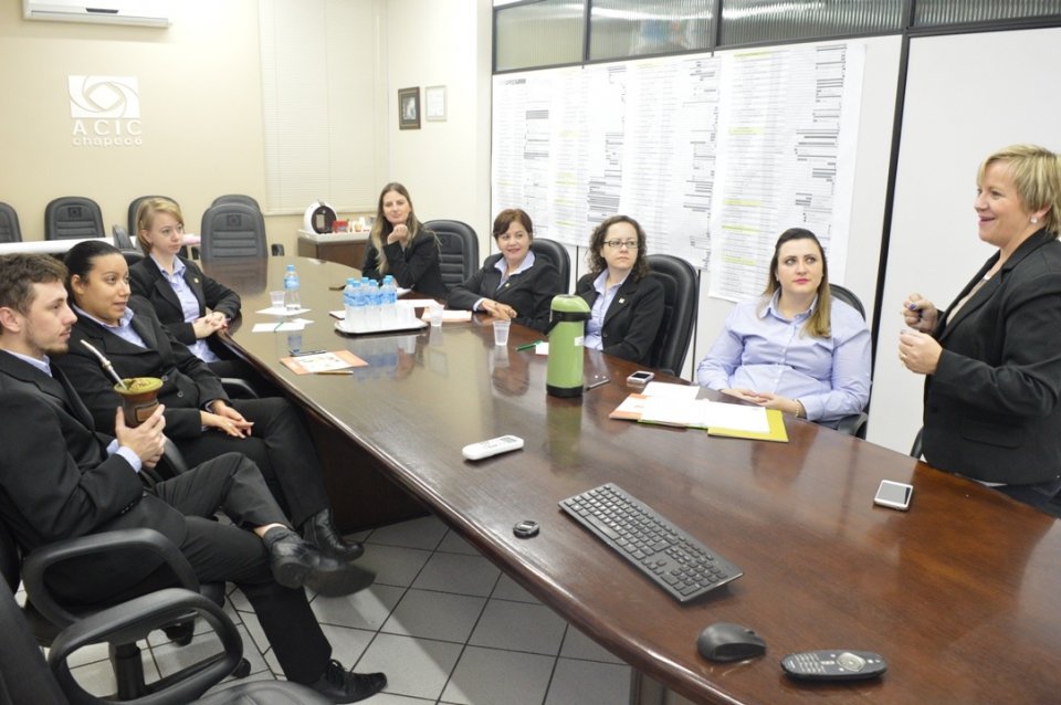 Continuação de treinamento do Família é Tudo para empregados da ACIC- Chapecó-SC