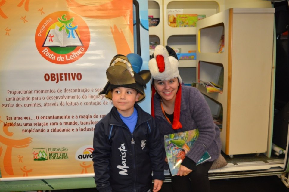 Programas da Falb promovem momentos de descontração em supermercado