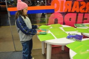 Programas da Falb promovem momentos de descontração em supermercado