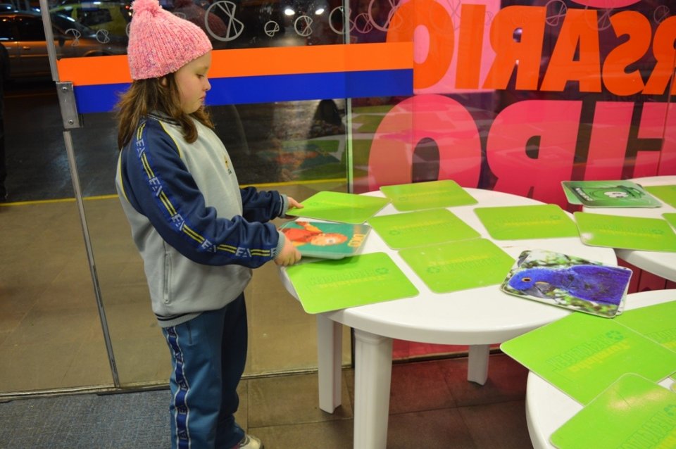 Programas da Falb promovem momentos de descontração em supermercado