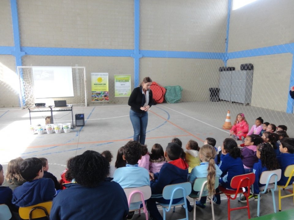 A Turminha da Reciclagem inicia atividades de maio no RS