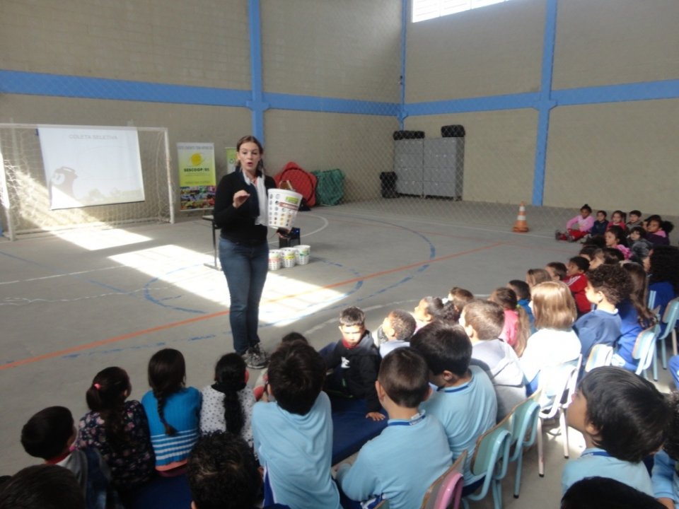 A Turminha da Reciclagem inicia atividades de maio no RS
