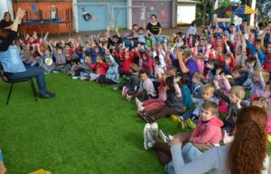 Roda de Leitura leva as crianças dos CEIM de Chapecó-SC ao mundo da imaginação