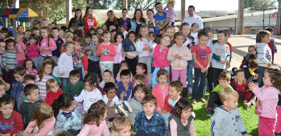 Roda de Leitura leva as crianças dos CEIM de Chapecó-SC ao mundo da imaginação