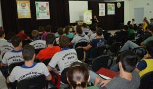 Roda de leitura leva a contação de histórias aos municípios do oeste