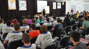 Roda de leitura leva a contação de histórias aos municípios do oeste