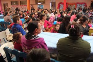 Roda de leitura leva a contação de histórias aos municípios do oeste