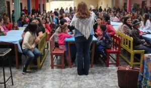 Roda de leitura leva a contação de histórias aos municípios do oeste